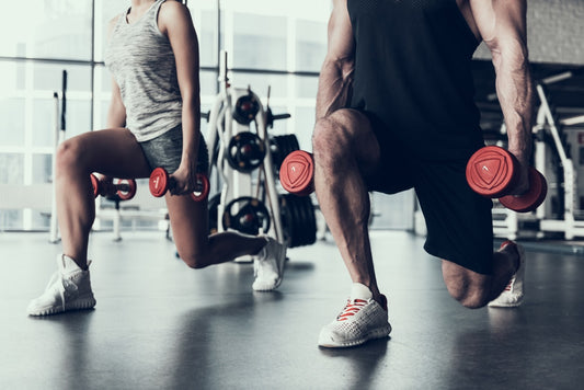 couple doing endurance training in gym